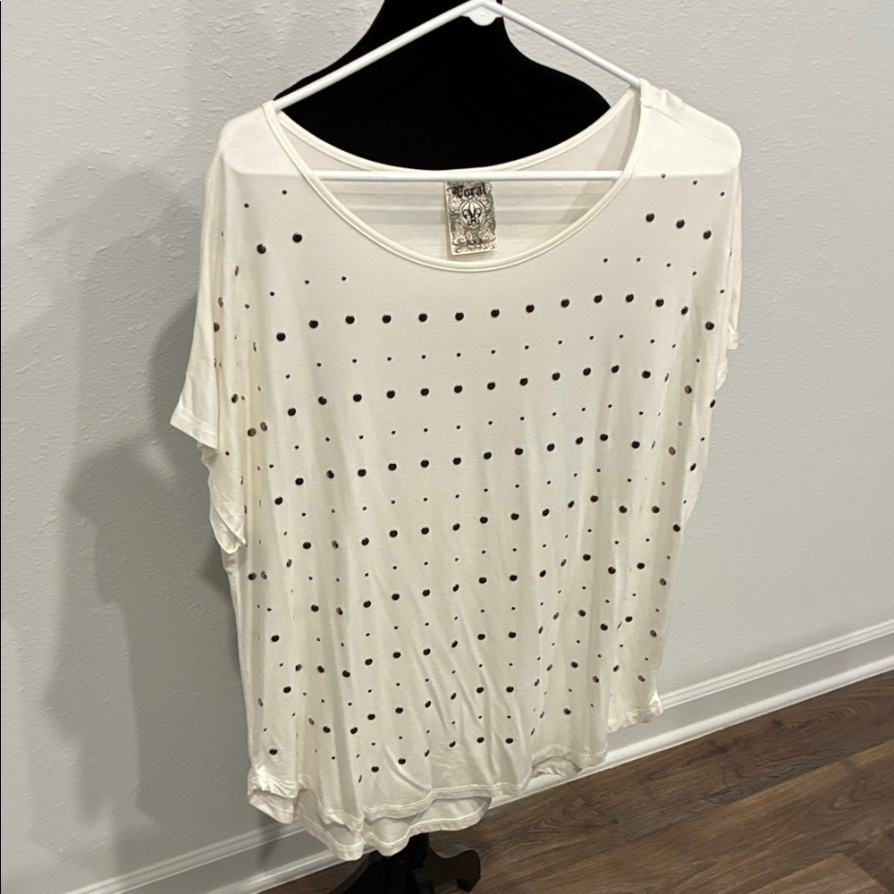 Vocal Cream Polka Dot Short Sleeve Top